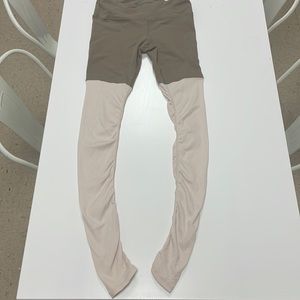 ALO yoga leggings like new - worn two times. Camel color.